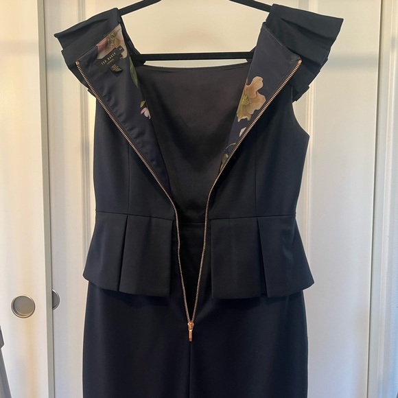 Ted Baker Cap Sleeve Pencil Skirt Rivaadd Pleated Peplum Dress Black Size 6 - Picture 8 of 8